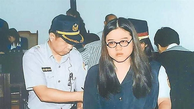 Vụ án gây chấn động Đài Loan: Thi thể cháy đen của nữ sinh viên cùng chiếc bao cao su đã dùng tố cáo tội ác man rợ của cô bạn thân cùng phòng yêu mù quáng - Ảnh 2.