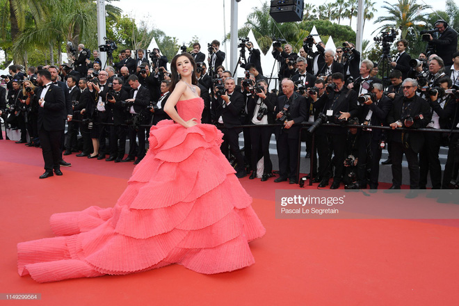 Thảm đỏ Cannes ngày 2: Thiên thần Victorias Secret suýt lộ hàng, Phạm Băng Băng Thái Lan xinh như tiên tử - Ảnh 20.