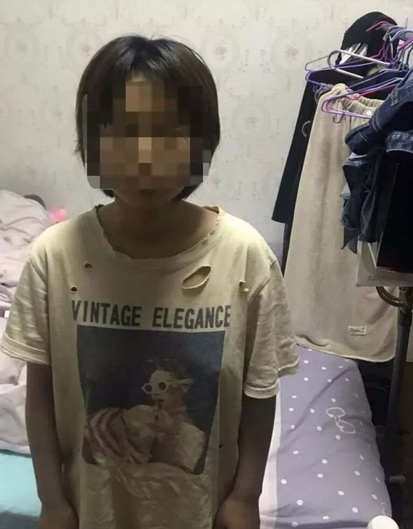 Bé trai 6 tuổi lơ ngơ một mình trong tiệm KFC, cảnh sát gặng hỏi không nói nhưng mảnh giấy trong túi em tiết lộ ý định nhẫn tâm của bà mẹ - Ảnh 4.