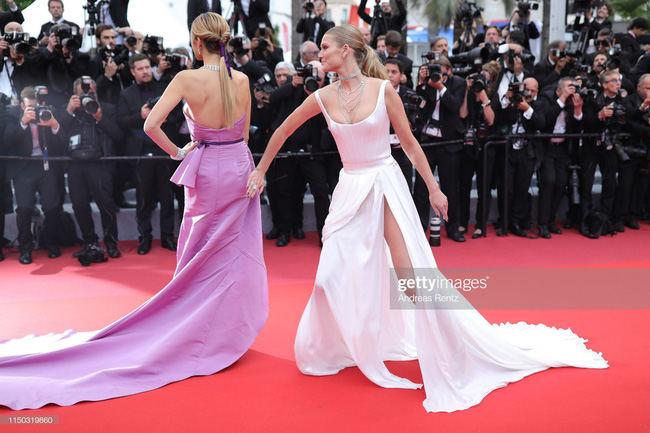 Thảm đỏ Cannes ngày thứ 6: Hoa hậu đẹp nhất thế giới xuất hiện cực nổi bật cũng không gây bão bằng màn vỗ mông của hai siêu mẫu - Ảnh 7.
