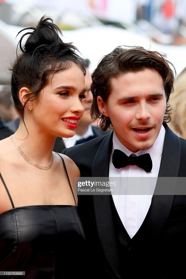 Thảm đỏ Cannes ngày thứ 8: Quý tử nhà David Bekham cực bảnh trai bên  bạn gái xinh đẹp, tiên nữ Elle Fanning lại chiếm spotlight nhờ bộ váy quý tộc  - Ảnh 8.