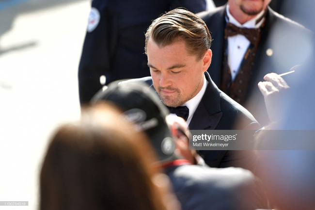Toàn bộ hình ảnh Brad Pitt và Leonardo DiCaprio trên thảm đỏ Cannes: Thời gian dẫu lấy đi sự trẻ trung phơi phới nhưng vẫn giữ lại hai gã lãng tử bậc nhất Hollywood - Ảnh 13.