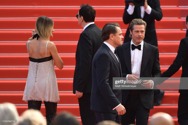 Toàn bộ hình ảnh Brad Pitt và Leonardo DiCaprio trên thảm đỏ Cannes: Thời gian dẫu lấy đi sự trẻ trung phơi phới nhưng vẫn giữ lại hai gã lãng tử bậc nhất Hollywood - Ảnh 18.