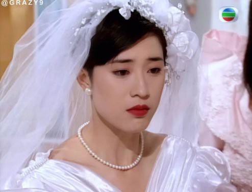27 mỹ nhân tuyệt sắc Hong Kong mặc váy cưới tinh khôi, Lê Tư hay Châu Huệ Mẫn mới kinh diễm hơn cả? - Ảnh 16.