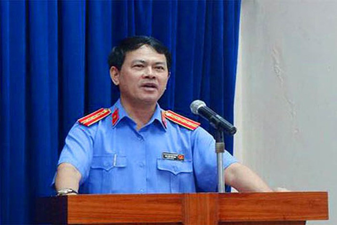 Ông Nguyễn Hữu Linh dâm ô bé gái trong thang máy đã mời luật sư bào chữa - Ảnh 1.
