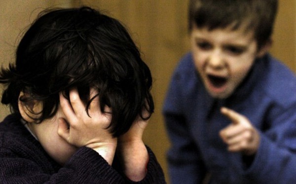Con trai 7 tuổi bị bạn gái 6 tuổi ở trường bắt nạt, lời giải thích của con khiến mẹ phải tự trách mình - Ảnh 2.