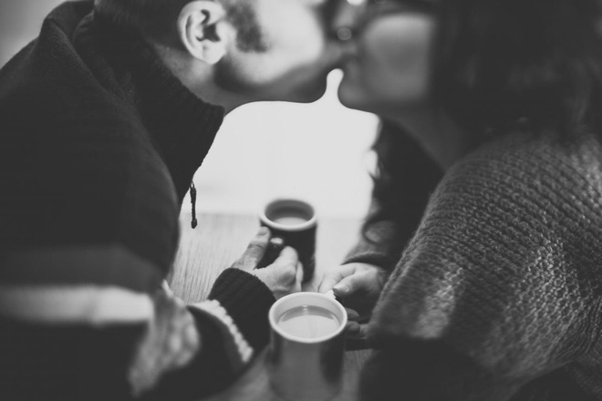Đề cao cẩn thận: Hôn nhau cũng có thể lây truyền bệnh tình dục HPV - Ảnh 1.