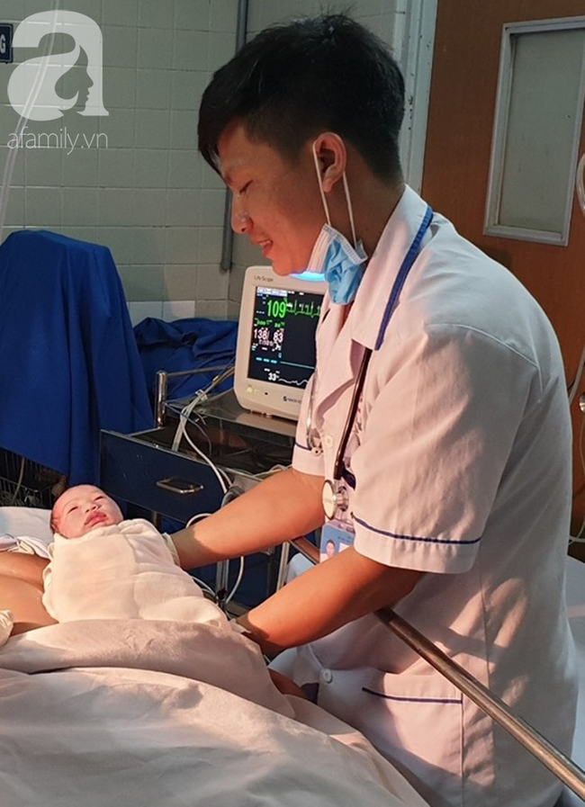 Sản phụ từ Tây Ninh đến TP.HCM đẻ lọt con giữa đường, tài xế taxi ôm vào bệnh viện Thống Nhất cầu cứu - Ảnh 3.