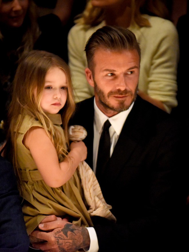 Hành trình nhan sắc 2 công chúa nhà sao hot nhất Hollywood: Harper Beckham xinh ra, Suri Cruise ngày càng bị dìm - Ảnh 9.