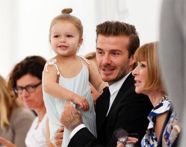 Hành trình nhan sắc 2 công chúa nhà sao hot nhất Hollywood: Harper Beckham xinh ra, Suri Cruise ngày càng bị dìm - Ảnh 6.
