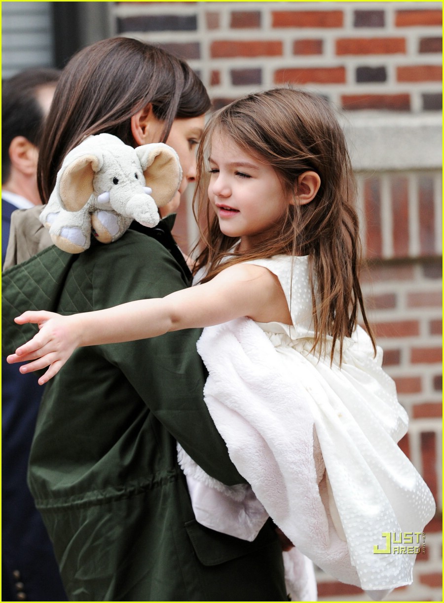 Hành trình nhan sắc 2 công chúa nhà sao hot nhất Hollywood: Harper Beckham xinh ra, Suri Cruise ngày càng bị dìm - Ảnh 21.