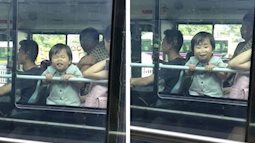 Gương mặt 'tiểu quỷ' trên xe buýt khiến người đi đường hoảng hốt, nhưng nhìn kĩ thì ai cũng phải bật cười