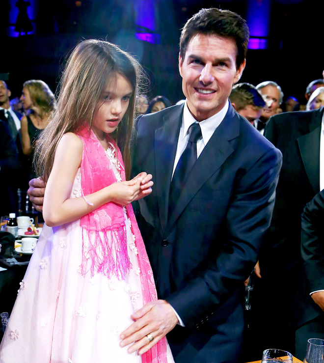 Sau bao năm, minh tinh Katie Holmes thú nhận trong nước mắt: Suri không phải con ruột của Tom Cruise? - Ảnh 2.