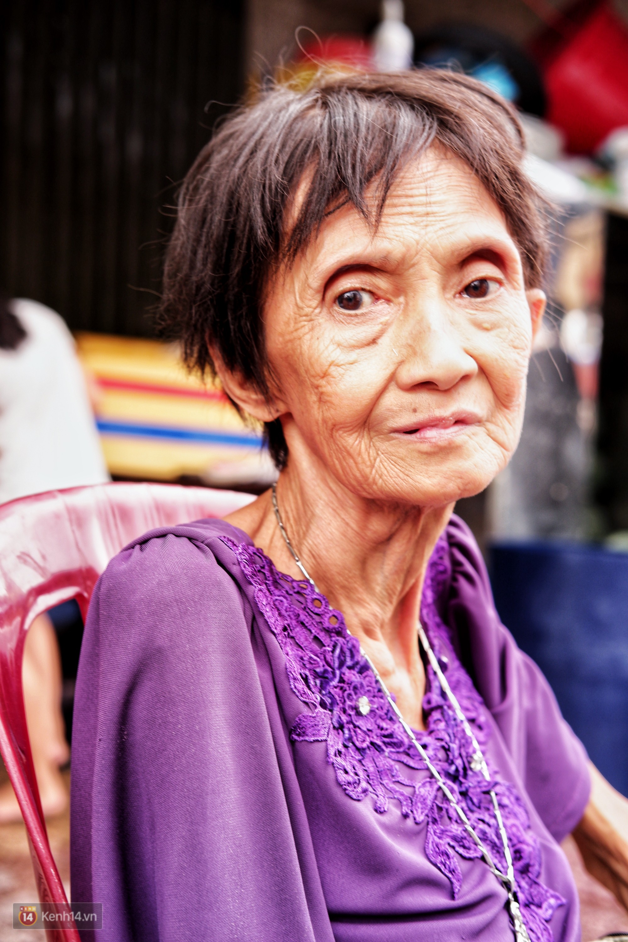 Bà cụ gầy gò với cân nặng chỉ 25kg ở Sài Gòn, 30 năm tần tảo bên gánh chè nuôi gia đình - Ảnh 2.