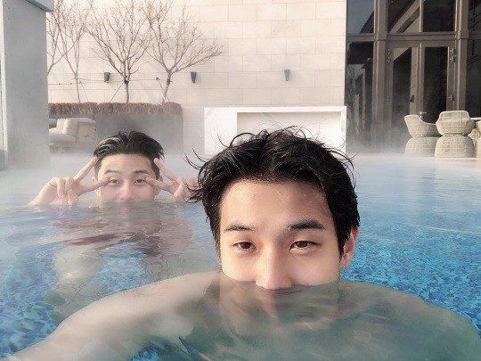 Chiếc thuyền ngoài xa Park Seo Joon và Choi Woo Sik: Đôi bạn thân dở hơi biết bơi từng bị đồn hẹn hò đồng tính - Ảnh 5.
