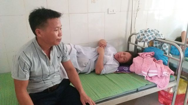 Vụ bé sơ sinh tử vong với vết đứt cổ: Bố cháu bé bất bình với báo cáo của bệnh viện - Ảnh 1.