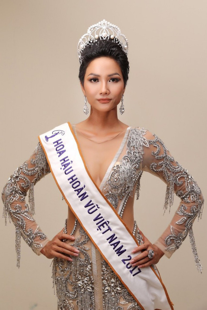 Thực hư chuyện HHen Niê làm gãy chiếc vương miện Hoa hậu trị giá 2,7 tỷ đồng  - Ảnh 3.