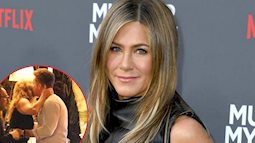 Hậu tin đồn quay lại với chồng cũ Brad Pitt, Jennifer Aniston bất ngờ lộ ảnh ôm hôn trai lạ