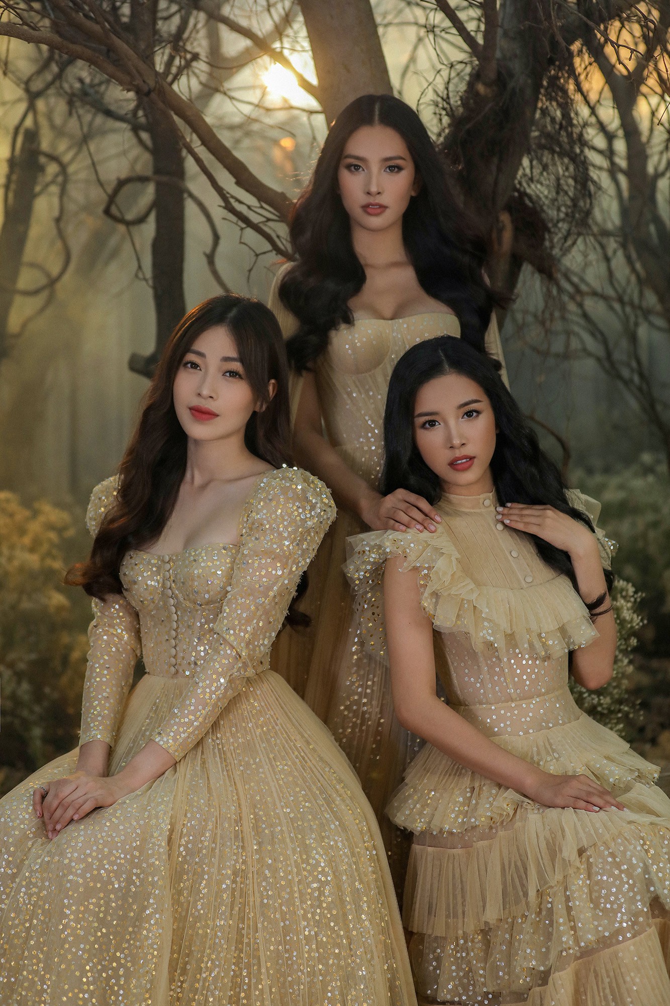 Bộ sưu tập váy ren quyến rũ của Chung Thanh Phong 2016 - Phần 1 - Viva Star