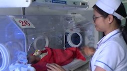 Bé sơ sinh bị bỏ rơi tại hoa viên: Cô gái 20 tuổi cùng người yêu đến xin nhận lại con