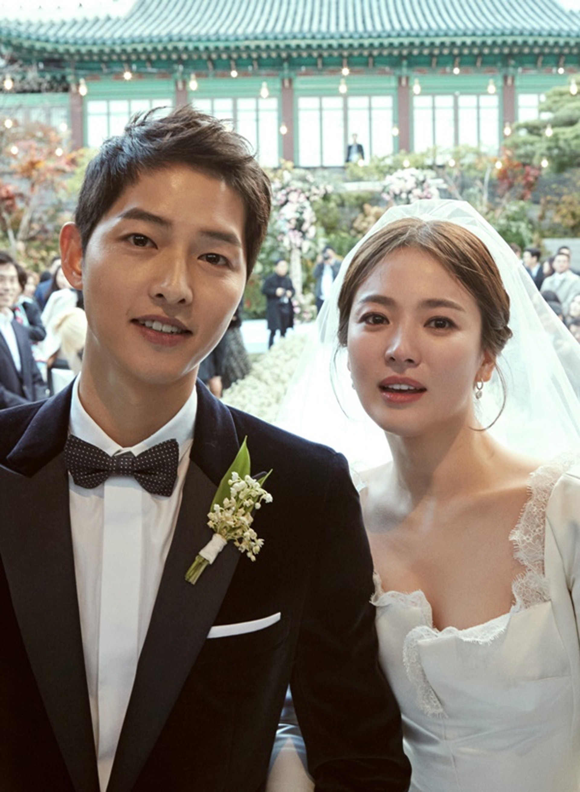 NÓNG: Tòa chính thức tuyên bố Song Joong Ki và Song Hye Kyo không còn là vợ chồng sau 1 năm 8 tháng kết hôn - Ảnh 1.