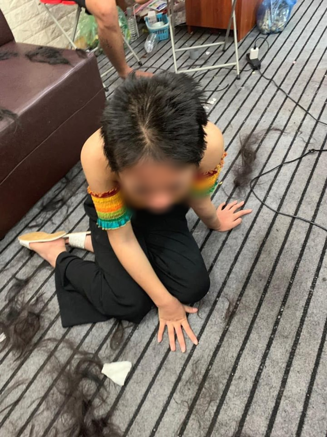 Xôn xao hình ảnh thiếu nữ 15 tuổi bị đánh ghen dã man, cắt trụi tóc do ngoại tình với chồng sếp - Ảnh 3.