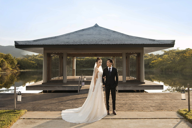 Hé lộ thêm ảnh cưới của Đàm Thu Trang và Cường Đô La trước ngày trọng đại: Quá ngọt, cô dâu thay tới 8 trang phục khác nhau  - Ảnh 8.