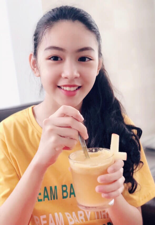 Công chúa 14 tuổi nhà Quyền Linh thả dáng với bikini, ai cũng tấm tắc khen dáng vóc như Hoa hậu tương lai - Ảnh 4.