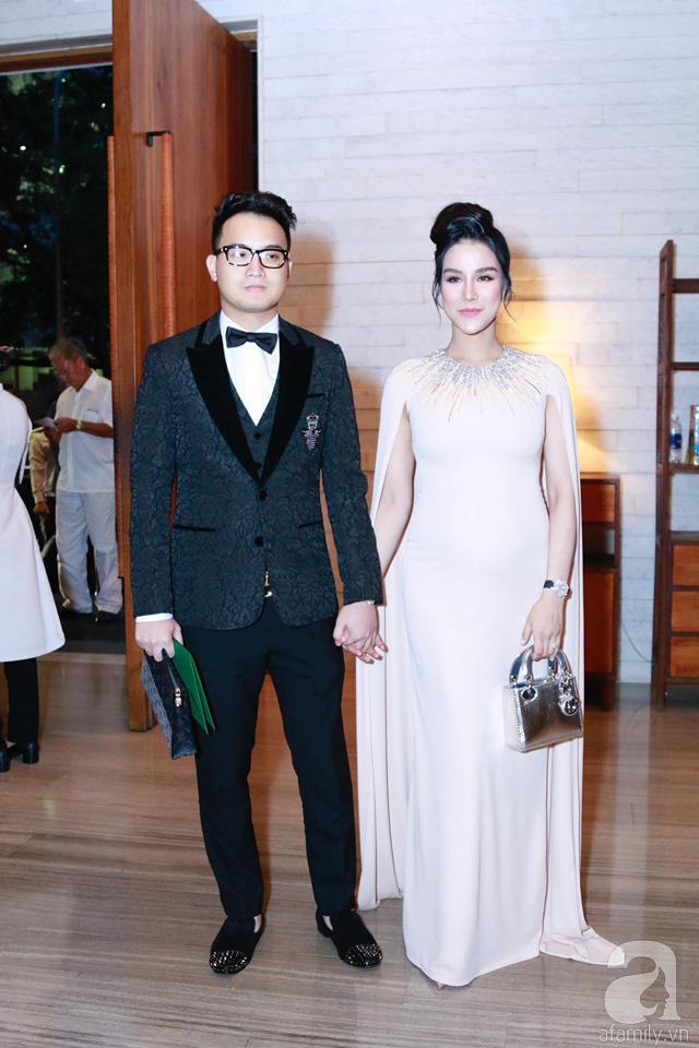 Elpis Clothing  Ms Diep Lam Anh wearing Rêven Dress Suit Happy  HOTTEST WEDDING   ELPIS Thank you  Love you 270 Vo Van Tan  W5 D3 TPHCM Contact 84 703683699 Worldwide shipping  Facebook