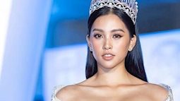 Chứng tỏ đẳng cấp Hoa hậu, Trần Tiểu Vy lấn át cả dàn thí sinh lẫn các đàn chị với bộ đầm hở trên xẻ dưới sexy tột cùng