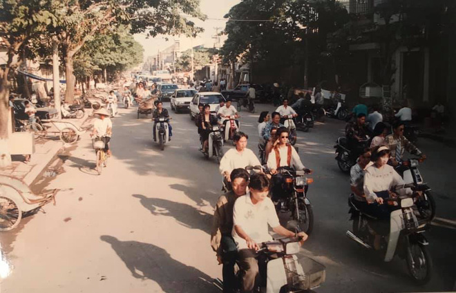 Đám cưới đại gia ở Hải Phòng năm 1994: Xa hoa, hoành tráng và màn rước dâu rầm rộ trên phố - Ảnh 1.