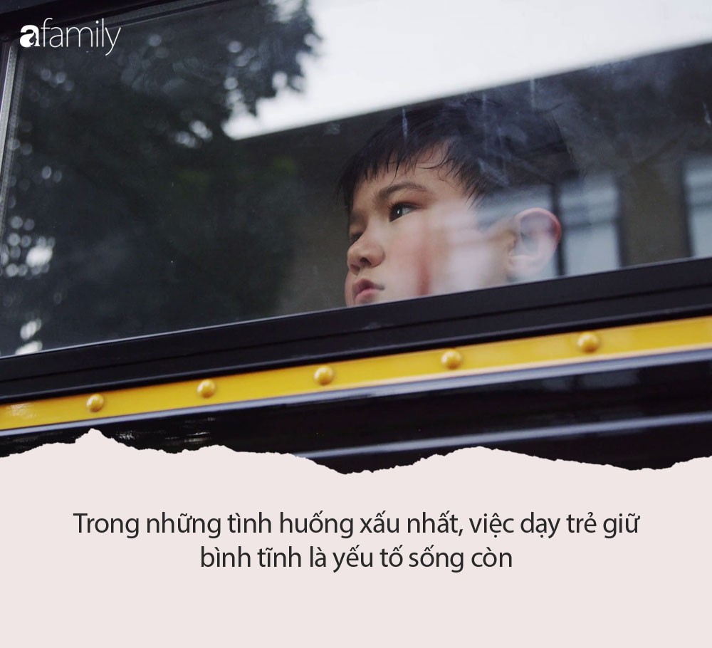 asian-kid-looking-out-the-school-bus-window_vkg0urdn_thumbnail-full01