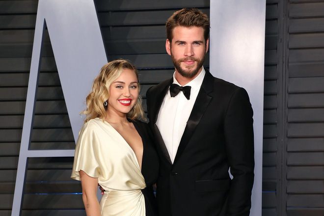 SỐC: Miley Cyrus và Liam Hemsworth xác nhận chia tay sau gần 1 năm kết hôn, và dấu hiệu lại từ chiếc nhẫn cưới - Ảnh 1.