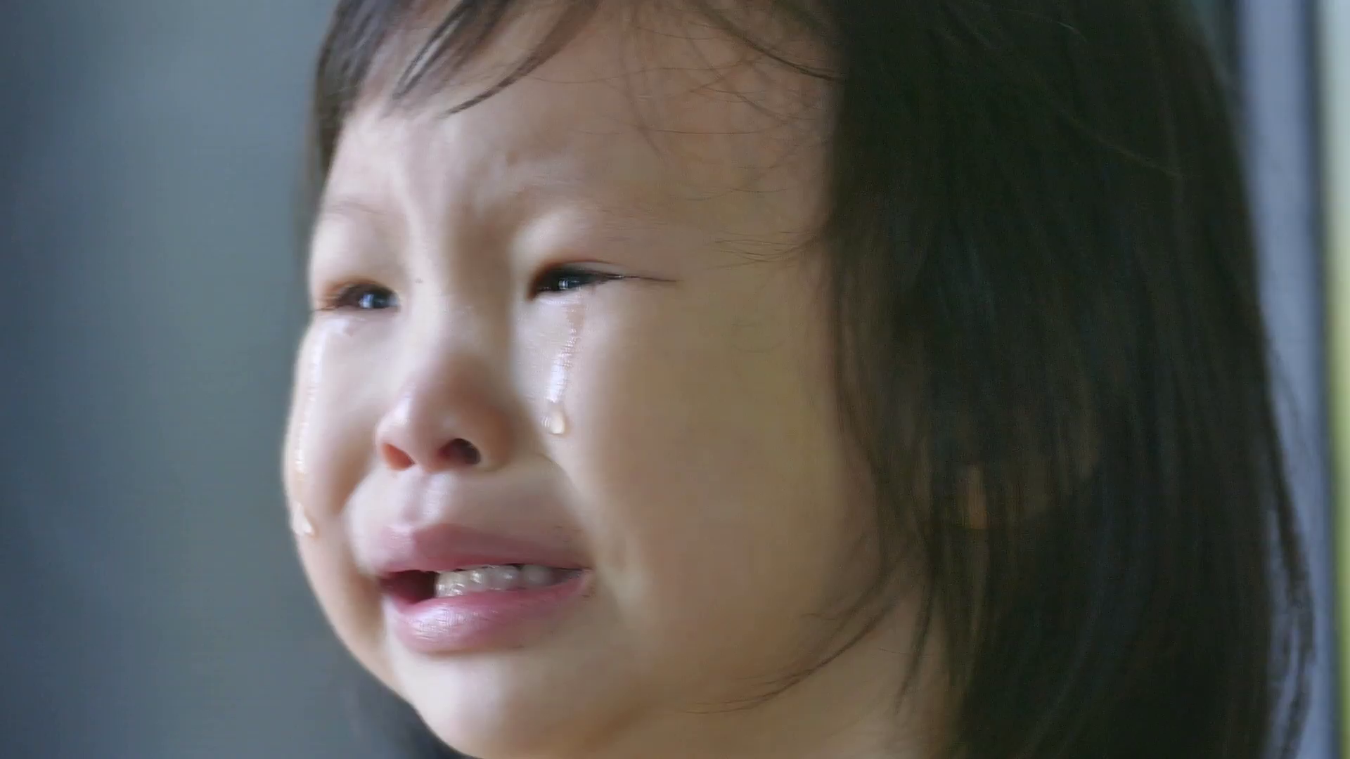 little-asian-girl-crying_ey9jpsxge__F0000