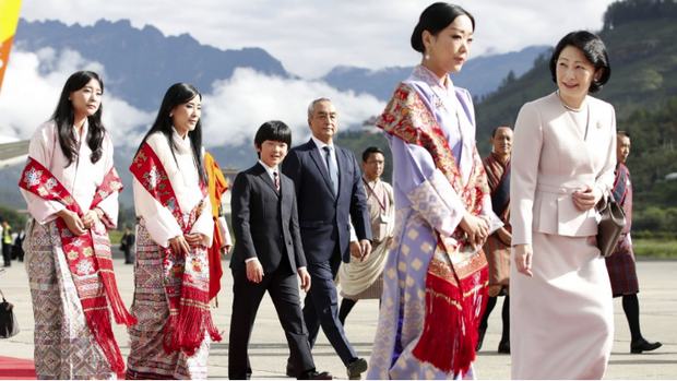 Danh tính Công chúa Bhutan đang khiến cộng đồng mạng phát sốt với khí chất ngút ngàn: Xinh đẹp bậc nhất, học vấn đỉnh cao cùng người chồng hoàn hảo - Ảnh 1.