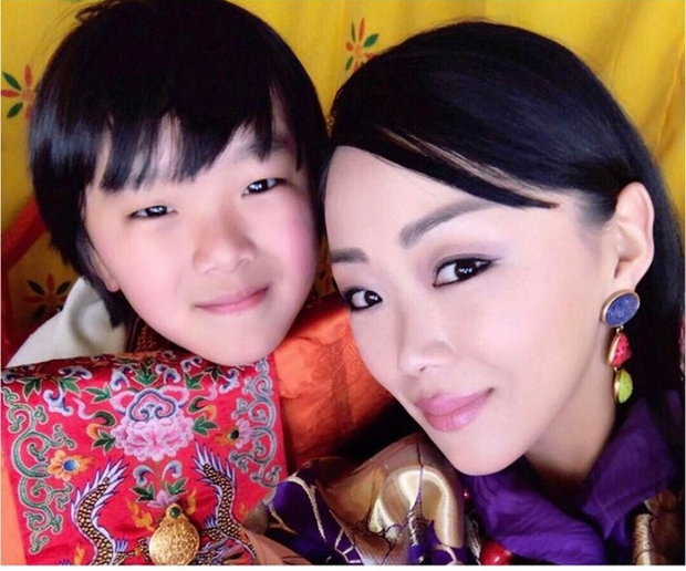 Danh tính Công chúa Bhutan đang khiến cộng đồng mạng phát sốt với khí chất ngút ngàn: Xinh đẹp bậc nhất, học vấn đỉnh cao cùng người chồng hoàn hảo - Ảnh 7.