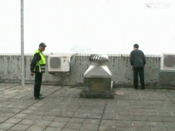 Vụ mất tích bí ẩn chấn động Đài Loan: Mẹ ôm con vào thang máy cởi áo khoác và giày rồi lao ra ngoài và biến mất suốt 11 năm - Ảnh 5.