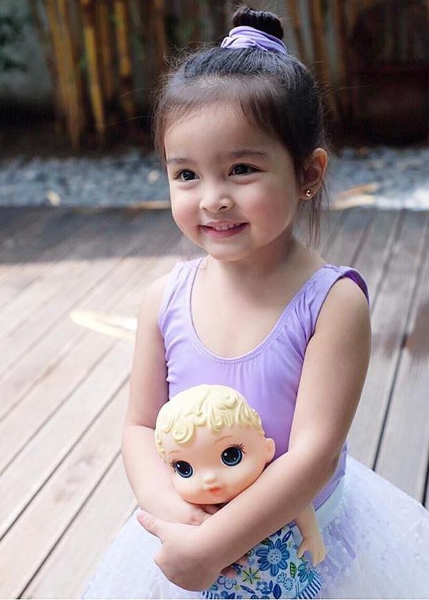 Mỹ nhân đẹp nhất Philippines khoe ảnh diện đồ đôi với con gái, nhan sắc và vẻ đáng yêu của bé Zia lấn át cả mẹ - Ảnh 3.
