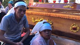 Đám tang đẫm nước mắt của 2 mẹ con sản phụ chết bất thường ở bệnh viện Sơn La: Bé trai 6 tuổi ngơ ngác ngồi bên linh cữu mẹ