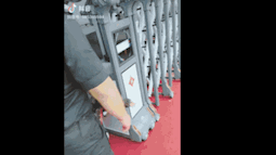 Ngày đầu tiên đi học, cậu bé bỏ trốn khiến cả cô giáo lẫn phụ huynh khốn đốn, dân mạng xem xong lại cười muốn té ghế