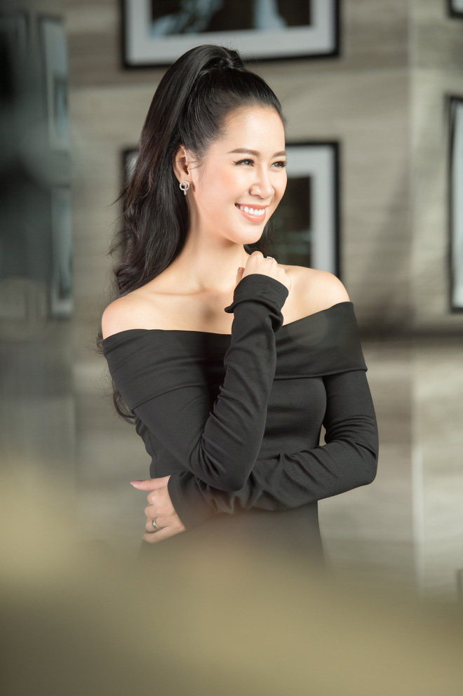 Hoa hậu Dương Thùy Linh xinh đẹp và quyến rũ trong bộ ảnh mới - Ảnh 2.