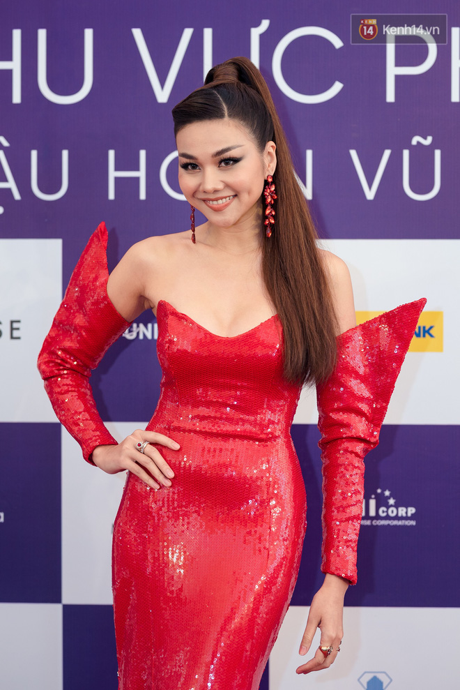 Hoa hậu Hoàn vũ Việt Nam đổ bộ miền Bắc: Tường Linh khoe vòng eo 53, mỹ nhân người dân tộc thiểu số gây chú ý - Ảnh 1.