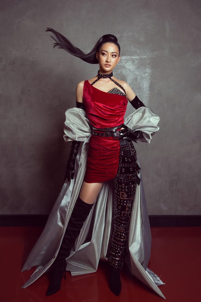 Tân Hoa hậu Lương Thùy Linh lột xác hầm hố, sải bước catwalk thần thái khó nhận ra sau 1 tháng đăng quang - Ảnh 1.