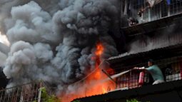 Hà Nội: Cháy lớn khu tập thể "chuồng cọp" cũ ở Kim Liên