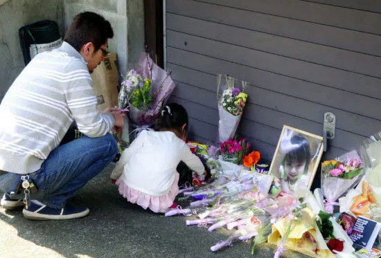 Vụ bé gái bị bạo hành chấn động Nhật Bản: Người mẹ lãnh 8 năm tù giam vì tội làm ngơ để chồng kế hành hạ con gái - Ảnh 3.