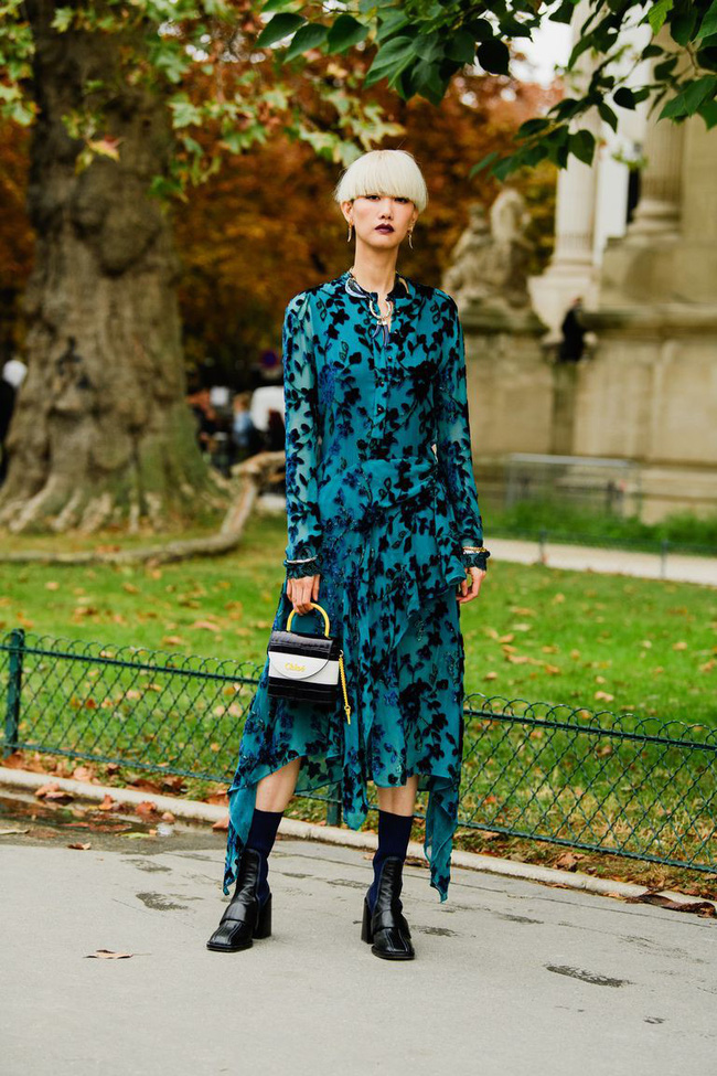 Ngắm street style tại Tuần lễ thời trang Paris, nàng công sở cũng rút ra được vô số tips mix đồ cho mùa mới  - Ảnh 7.