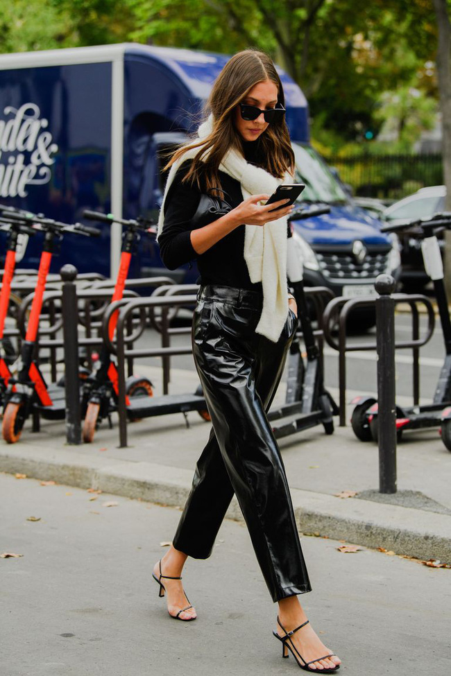 Ngắm street style tại Tuần lễ thời trang Paris, nàng công sở cũng rút ra được vô số tips mix đồ cho mùa mới  - Ảnh 11.