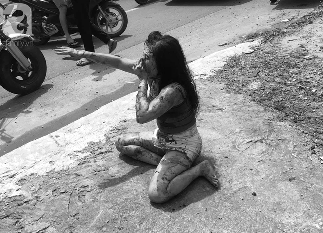 Bình Dương: Đang bán cà phê, người phụ nữ 39 tuổi bị gã đàn ông lao vào đâm nhiều nhát sau khi cự cãi - Ảnh 2.