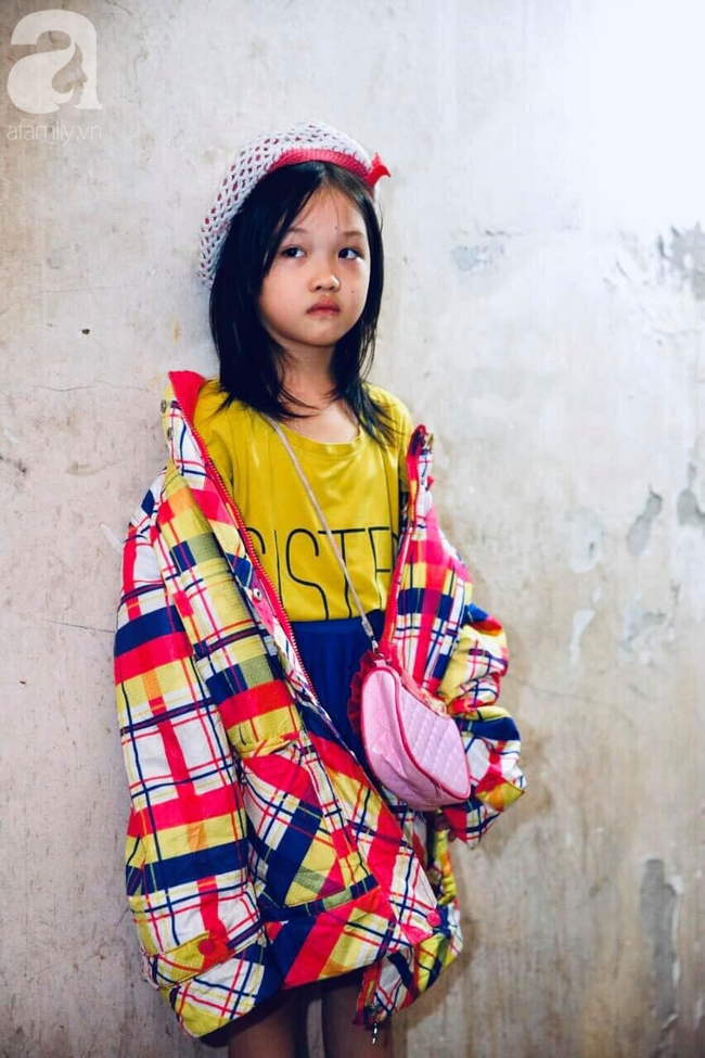Sau bức ảnh nằm co ro ngoài vỉa hè Hà Nội, bé gái từng gây bão MXH với cách phối đồ cũ cực chất đã có người giúp đỡ - Ảnh 5.