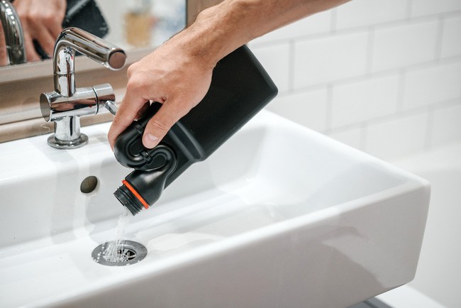 9 việc bị coi là kém thông minh khi sử dụng nhà vệ sinh khiến hóa đơn tiền nước tăng vọt mà các thợ sửa ống nước liên tục khuyến cáo tới khách hàng - Ảnh 6.